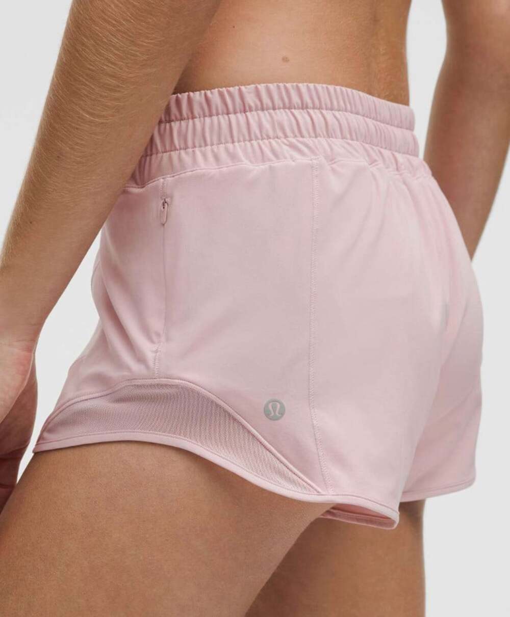 Lululemon Hotty Hot Low-Rise Lined Short 2.5" Pink Haze Size 4